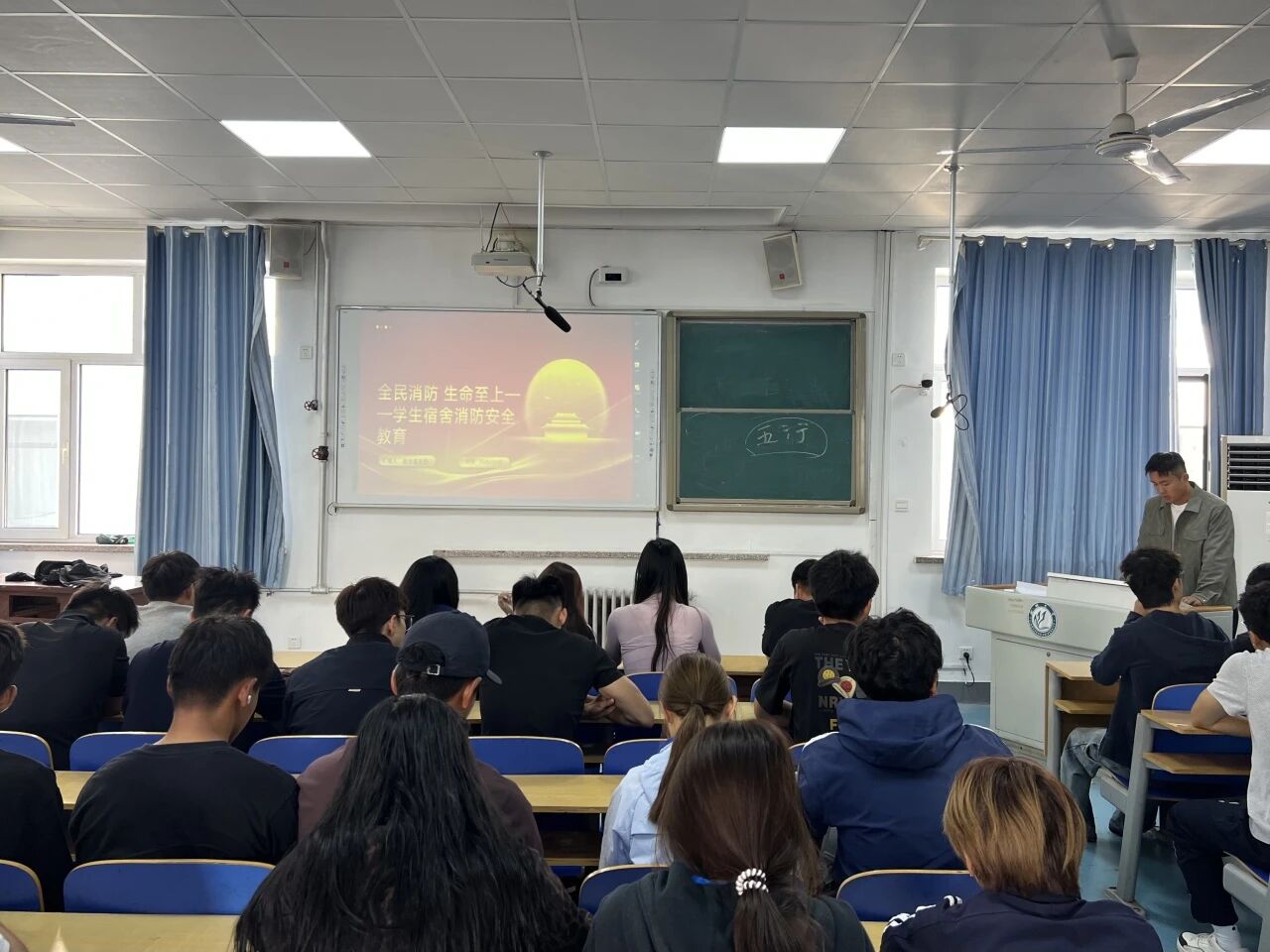 驰骋1.jpg
